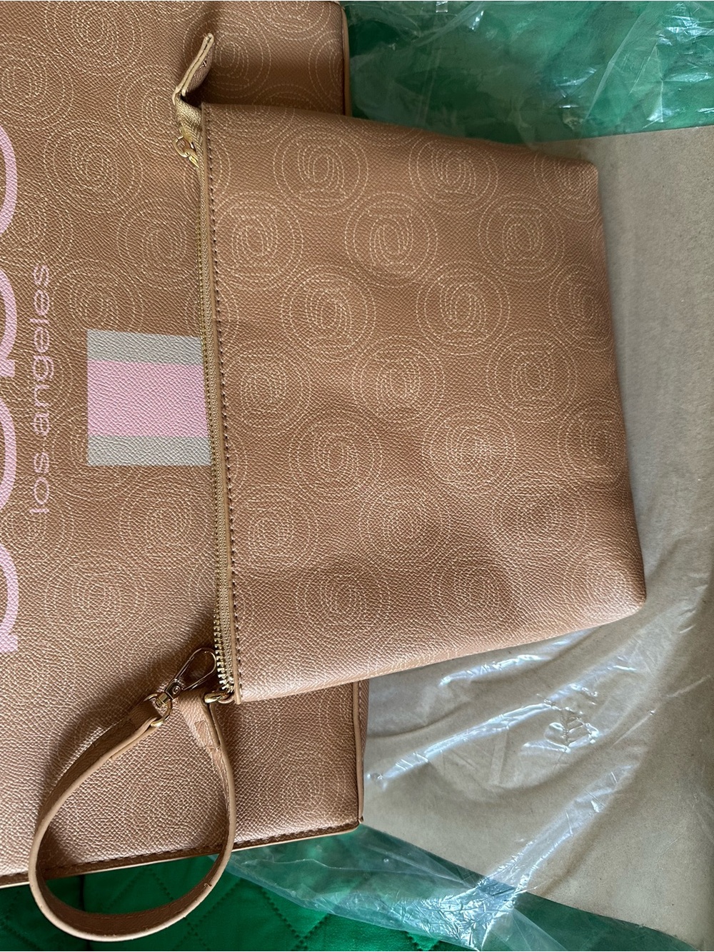 *ON HOLD* -bebe Tan Tote with Pink & Cream - NWT - Picture 6 of 7